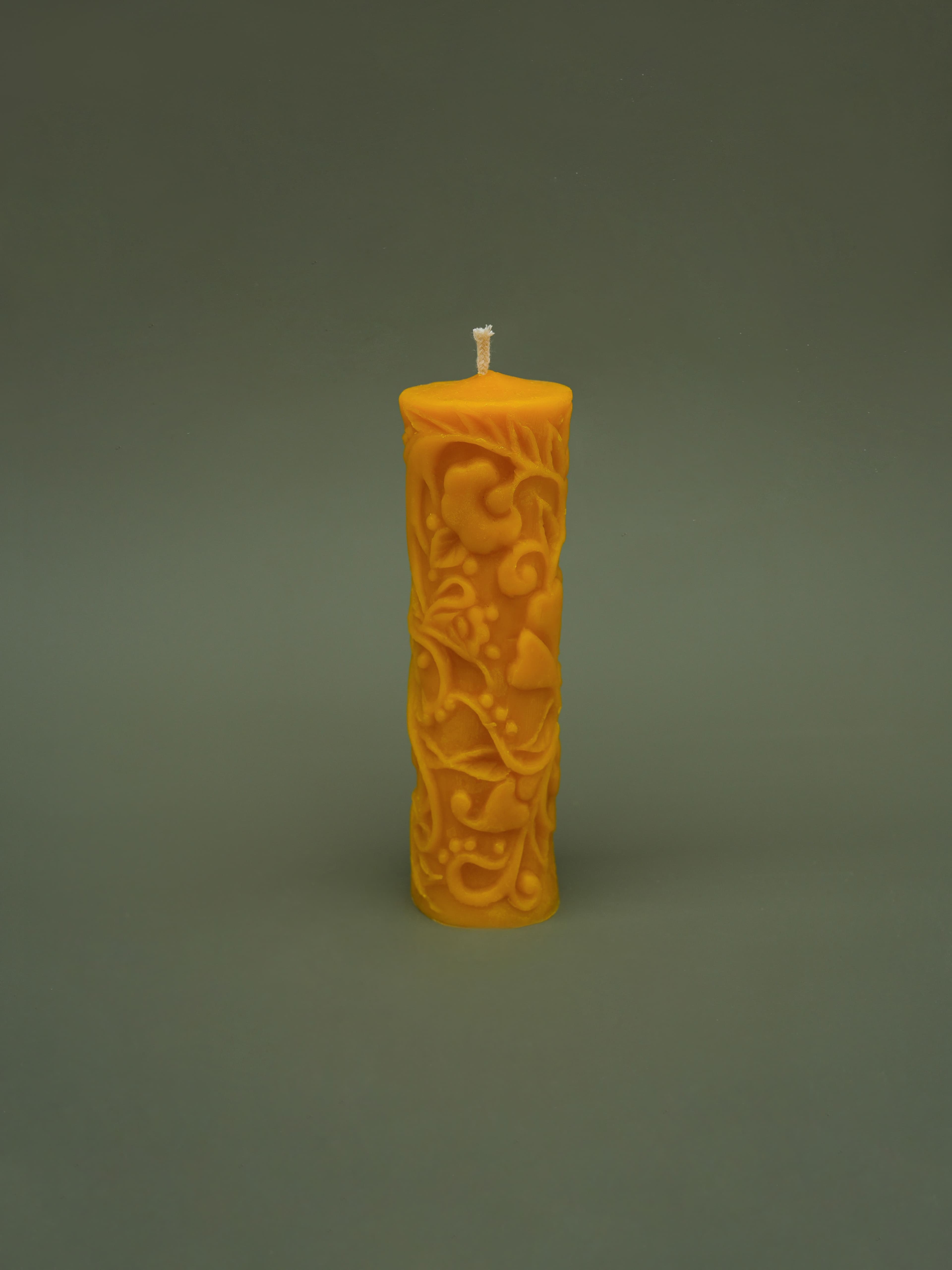 Свічка різьба