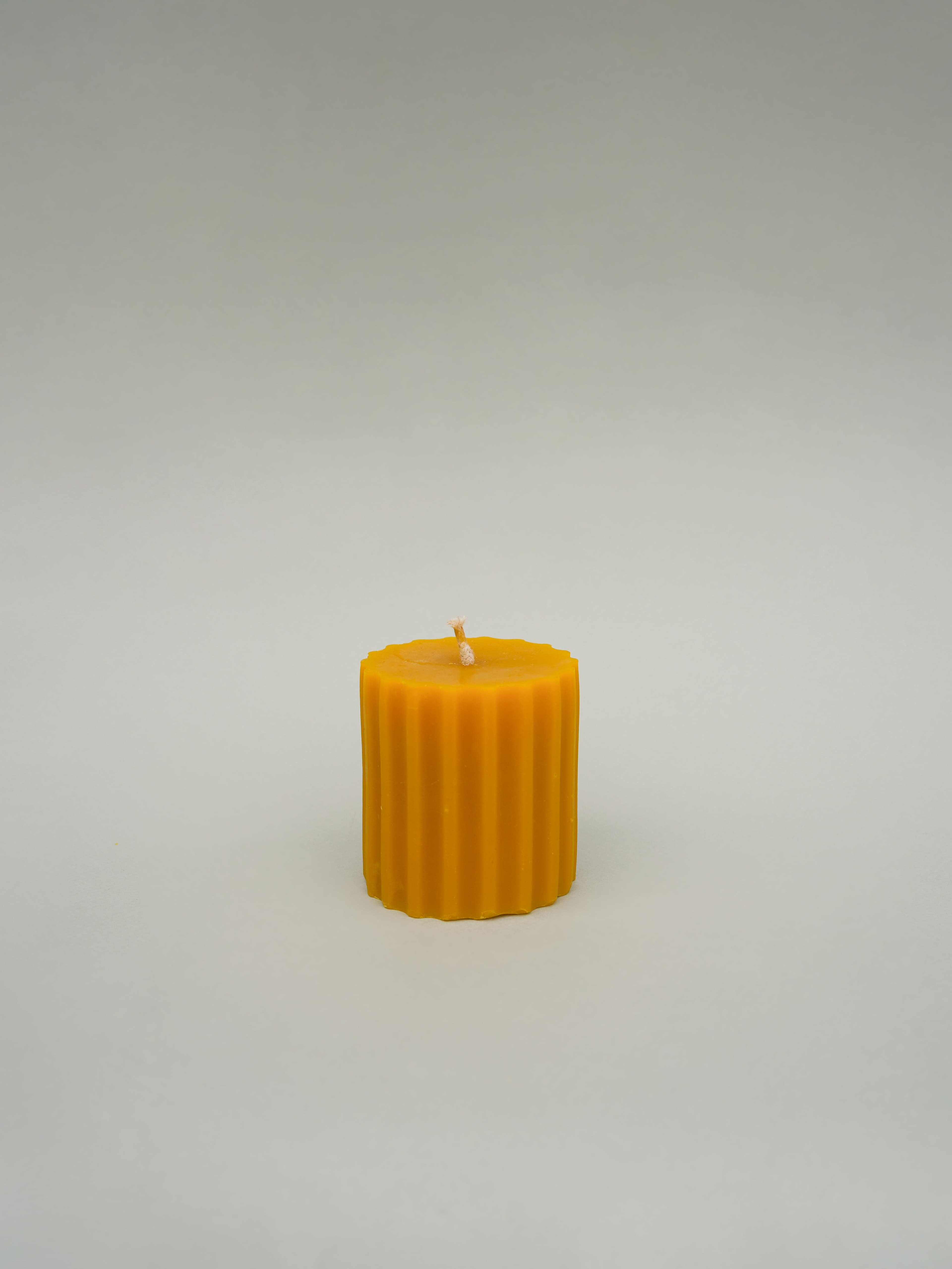 Свічка циліндр ребриста