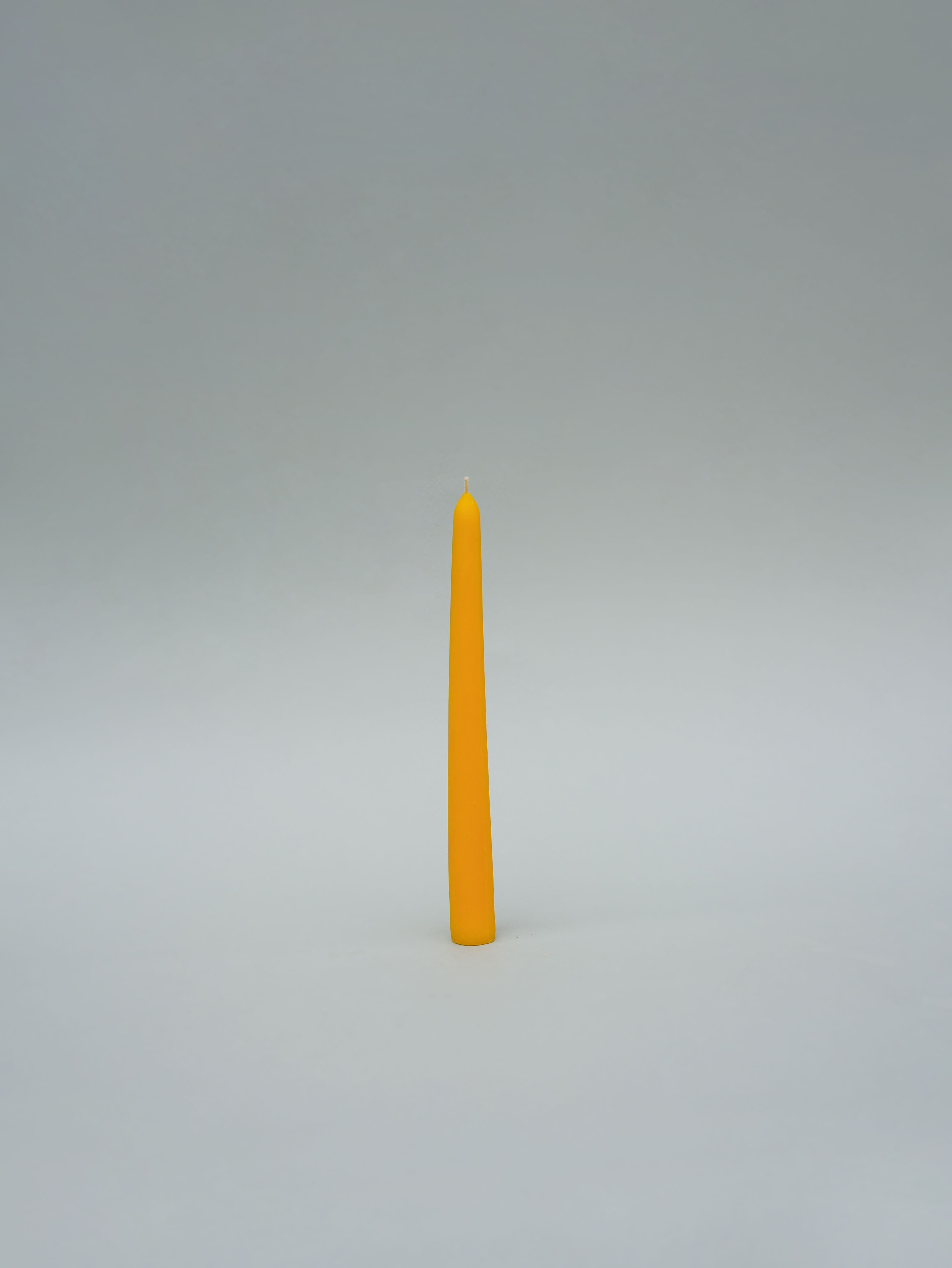 Свічка гладенька мала