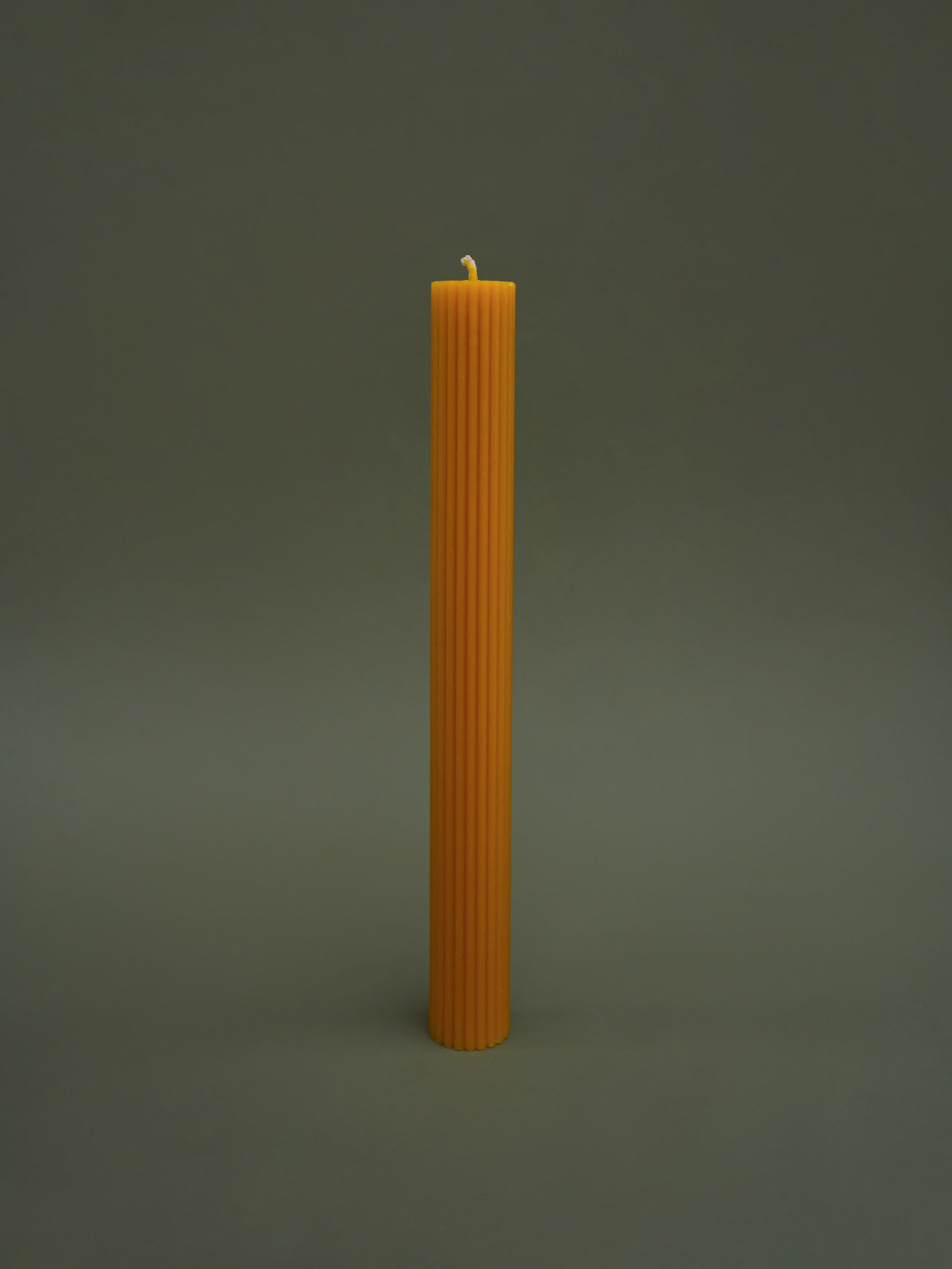 Свічка довга ребриста