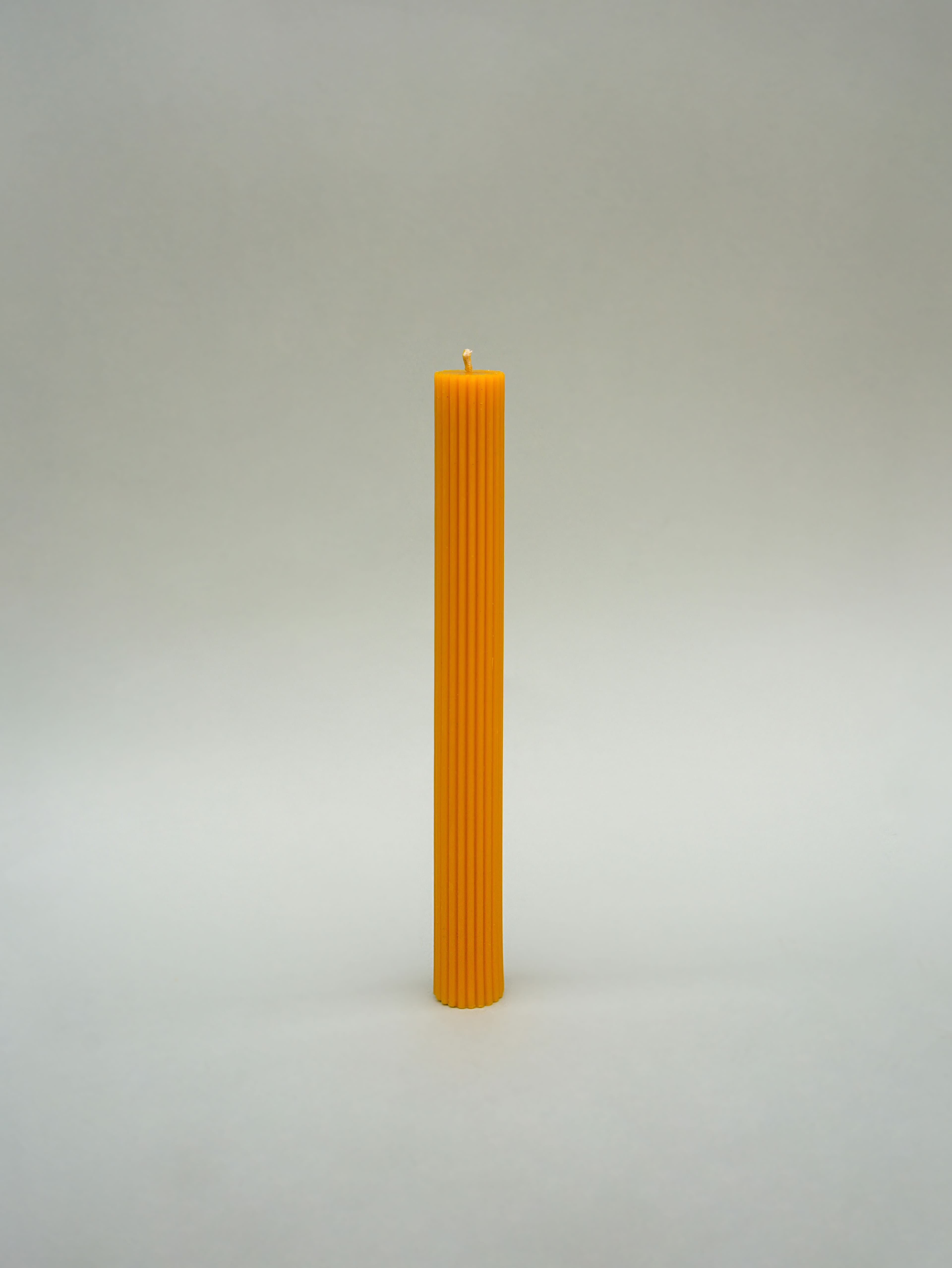 Свічка довга ребриста